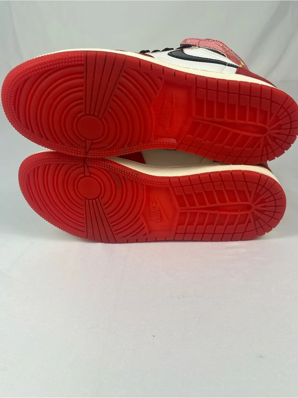 Nike Air Jordan 1 High Boys Size 7Y Red White Black Multicolor Sneakers